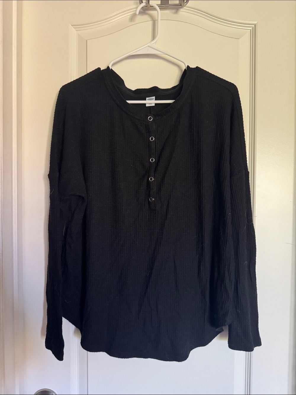 Old Navy Black Long-Sleeve Textured Henley / B34 - Picture 1 of 4